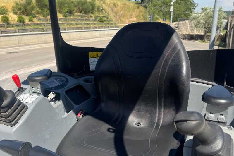 OmecoHub - Immagine BOBCAT E17Z